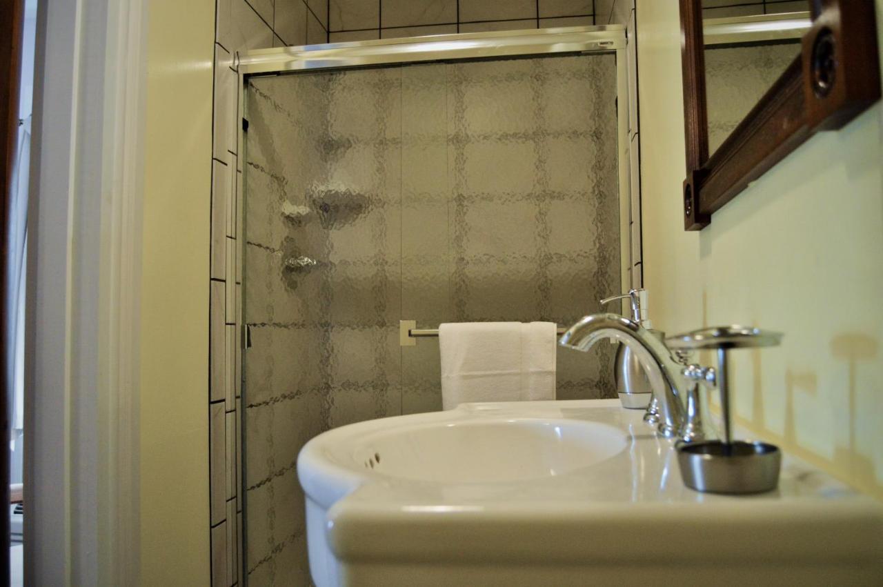 Hotel Hawksbill House - (Adults Only) Luray Exterior foto